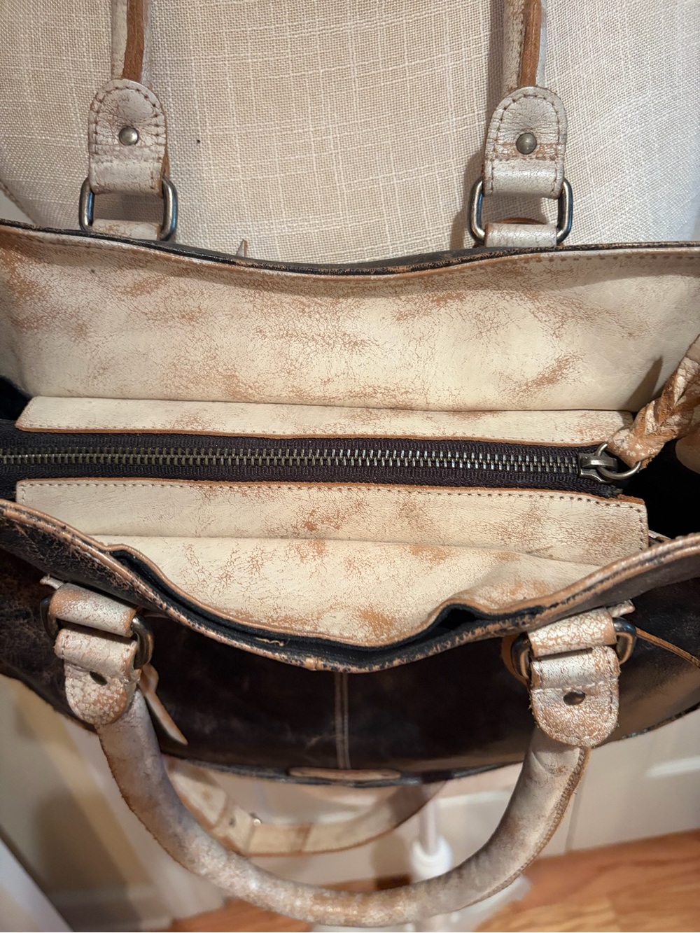 Bed Stu Vintage-Style Distressed Black Leather bag. NWOT - Picture 6 of 11